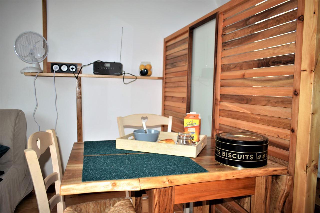 Studio Sympa Avec Petit Dejeuner Entre Canal Et Loire Roanne Exterior foto